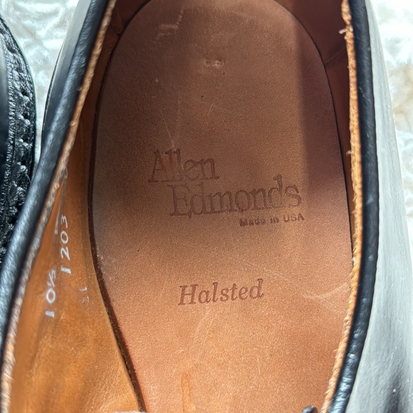 Allen Edmonds Halsted Dress Shoes - Picture 6 of 7